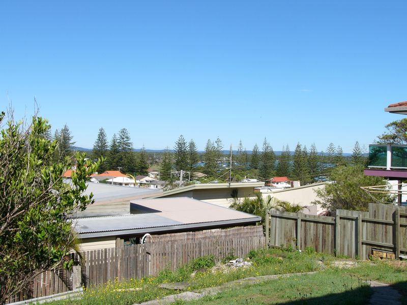 DA APPROVAL FOR DUPLEX OR SIMPLY BUILD YOUR OWN HOME Picture 2