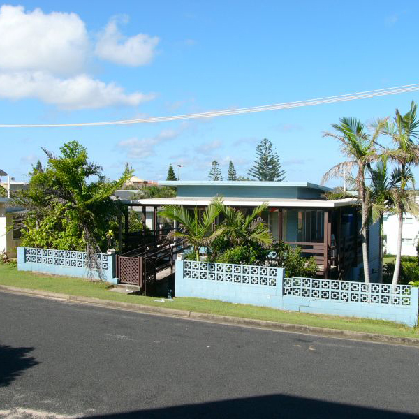 1/6 PIPPI STREET, YAMBA Picture 3