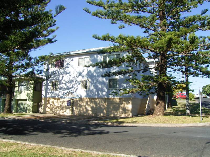 "THE SAILS " 4/39 CLARENCE STREET, YAMBA Picture 1
