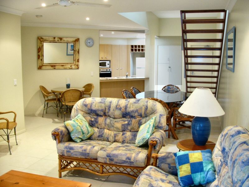 BIG AND ON THE BEACH Picture 3