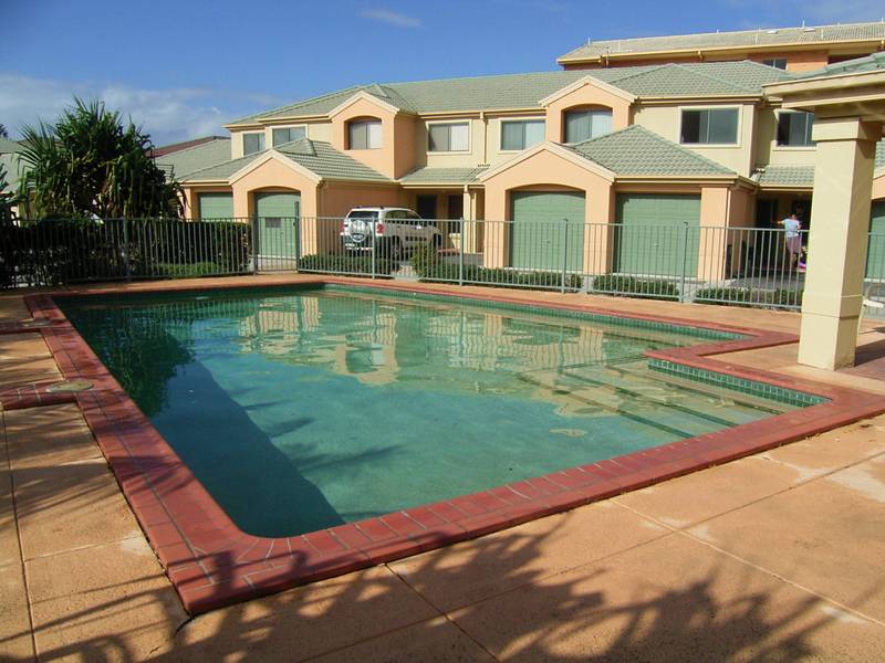 'CATALINA COURT' Picture