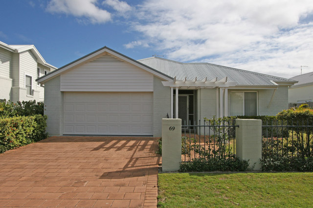 69 THE DRIVE, YAMBA Picture 1