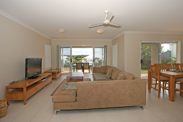 69 THE DRIVE, YAMBA Picture 2