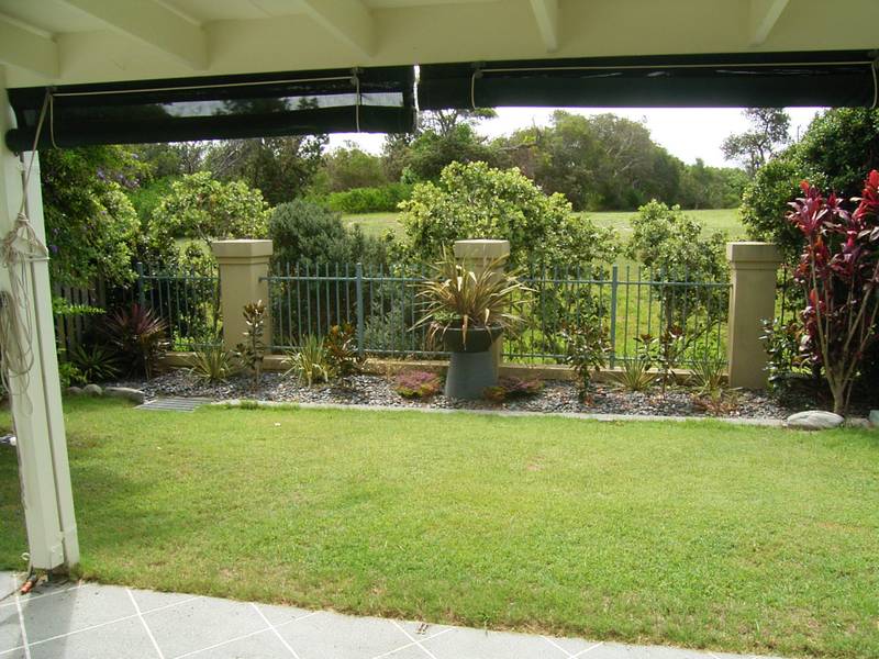 3 BEDROOM TOWNHOUSE - BEACHSIDE Picture