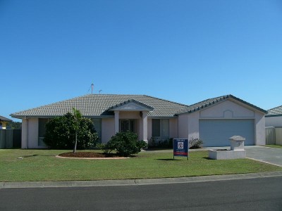 WATERFRONT ESTATE NEEDS SETTLING NOW Picture