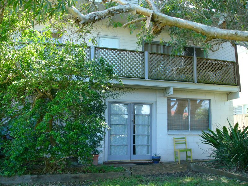 SIXTIES BEACH HOUSE Picture 1