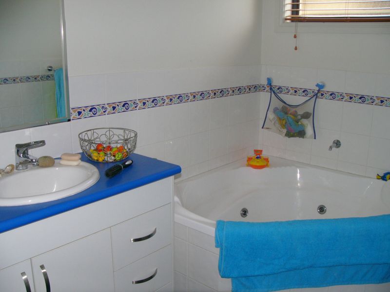 ROOM TO MOVE, BUT YOU'D BETTER MOVE FAST Picture 3