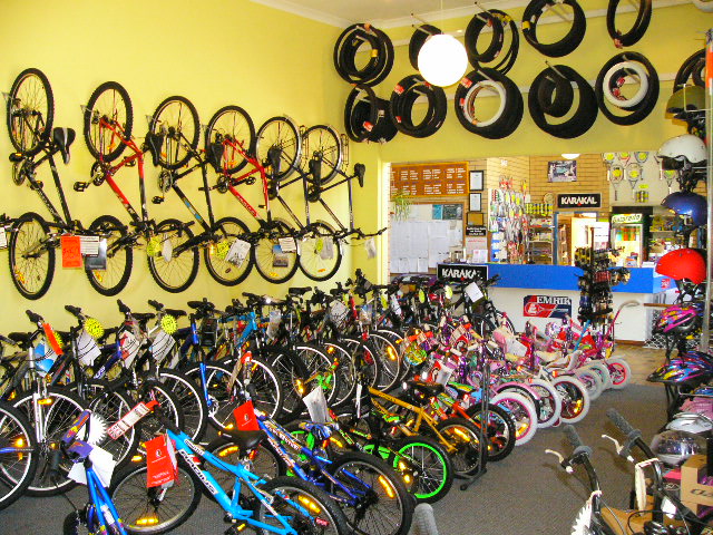 YAMBA SQUASH & CYCLE CENTRE Picture 3