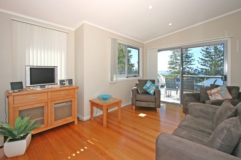 PICTURE PERFECT IN PARADISE Picture 3