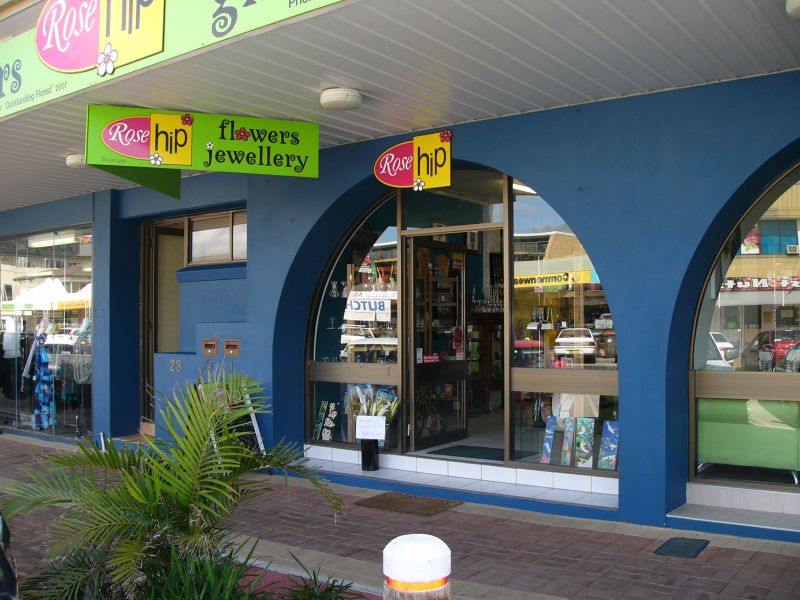 THIS IS AN ABSOLUTE GIFT - THE ONLY SHOP FRONT FLORIST IN YAMBA Picture 1