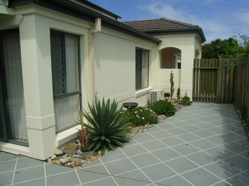 TAKE OVER LEASE Picture 2