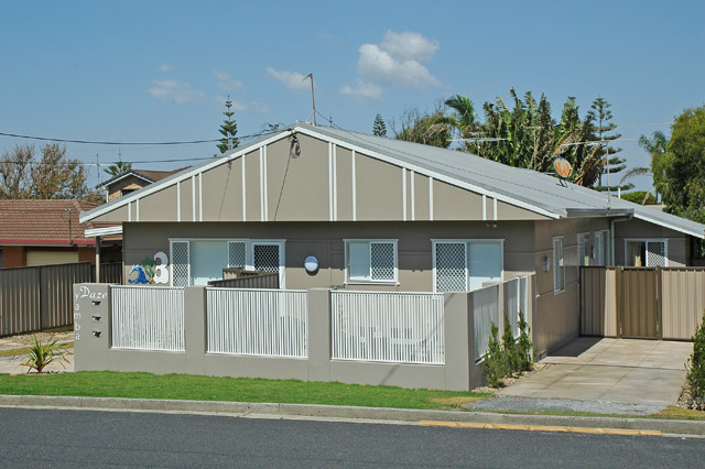 YAMBA DAZE - SUNRISE Picture 2