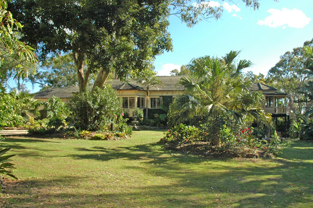 THE LAKE HOUSE Picture 2