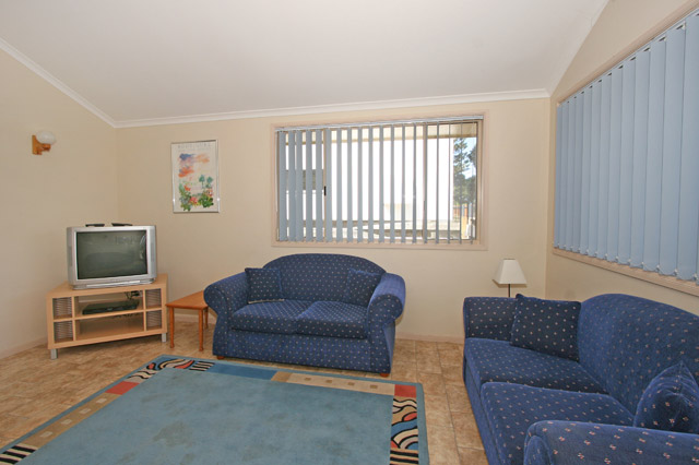 AN AFFORDABLE HOLIDAY INVESTMENT Picture 3