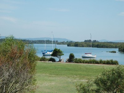 SUNNY & BRIGHT AND VIEW TO DELIGHT Picture