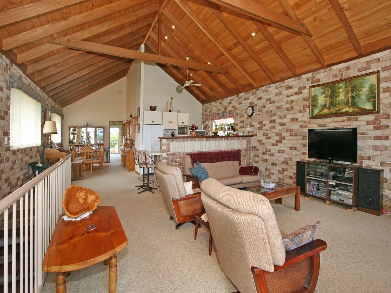 SUNNY & BRIGHT AND VIEW TO DELIGHT Picture 3