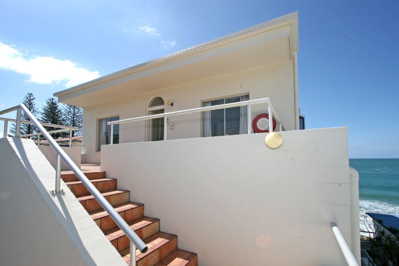 COASTAL CHARM Picture 2