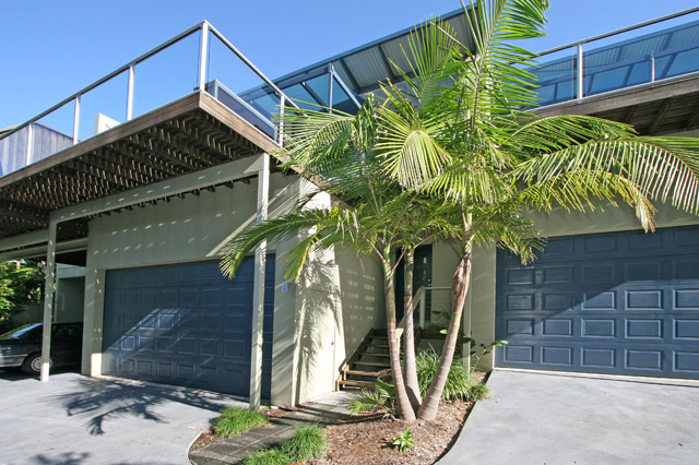 ANGOURIE BLUE 8 Picture 1