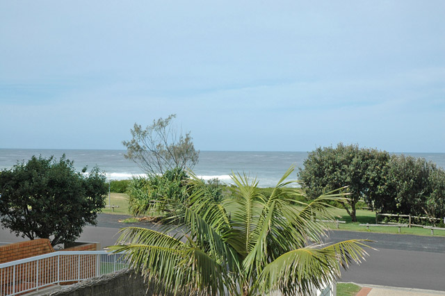 BREAKERS 8 Picture 3