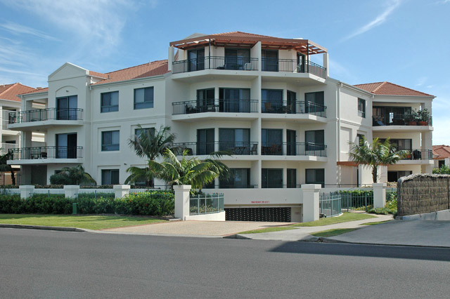 BREAKERS 8 Picture 1