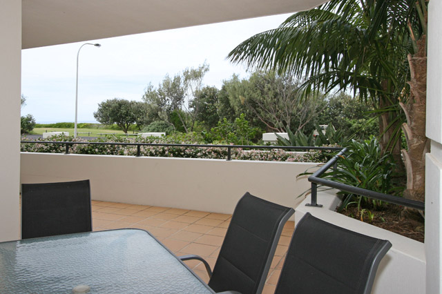 BREAKERS 1 Picture 2