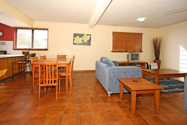 DONCASTER 4 Picture 3