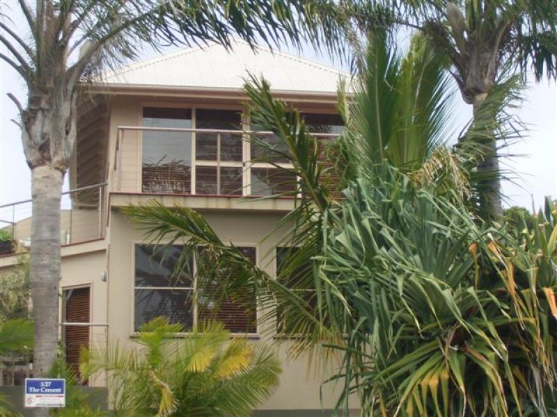 THE CRESCENT Picture 1