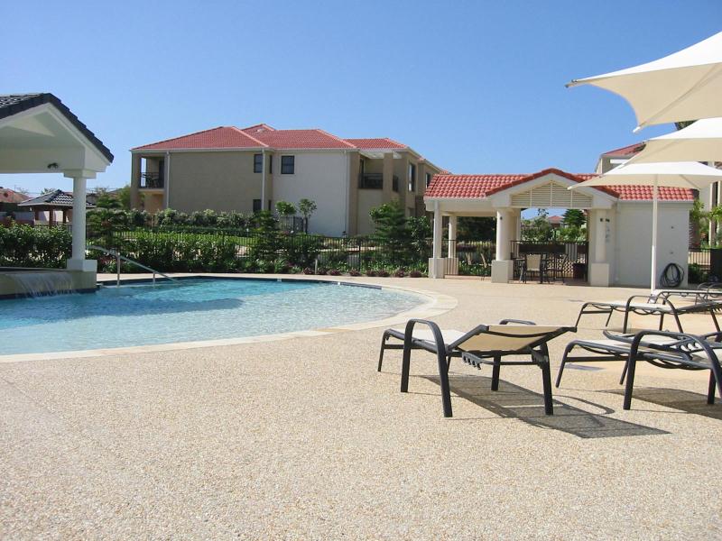 THE SANDS 18 Picture 1