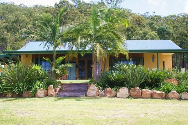 LIFESTYLE CHANGE, TOURIST RESORT TO FARMER, YOU CHOOSE Picture 1