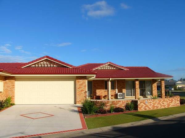 2/1 NEWPORT ISLAND CIRCUIT Picture 2