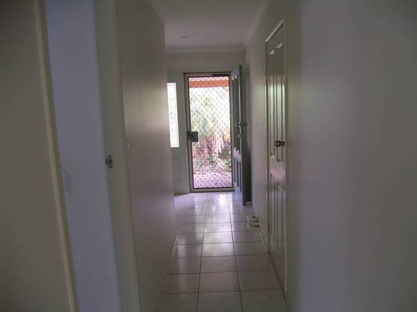 4/17 Beach Street, Yamba Picture 3