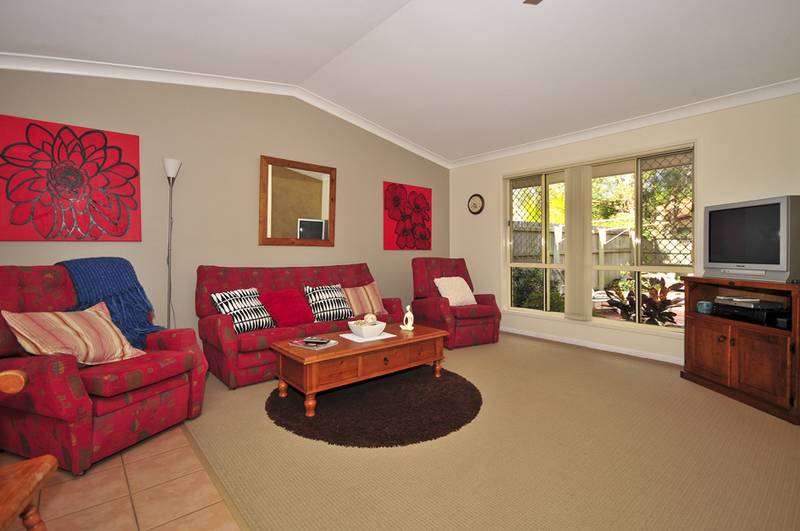 Comfort In Currumbin Cul De Sac! Picture