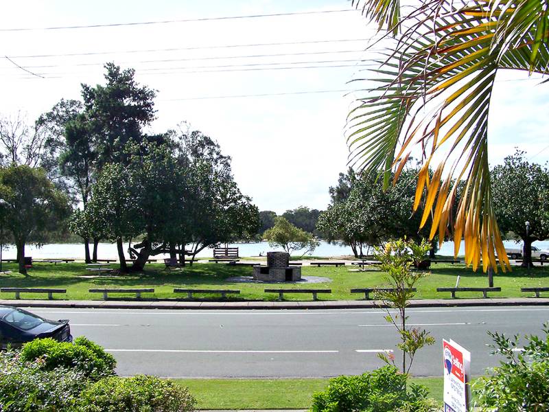 Swim or Sunbake Across The Road! Picture 2