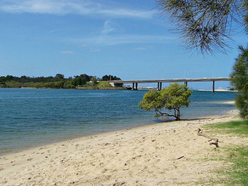 Swim or Sunbake Across The Road! Picture 1