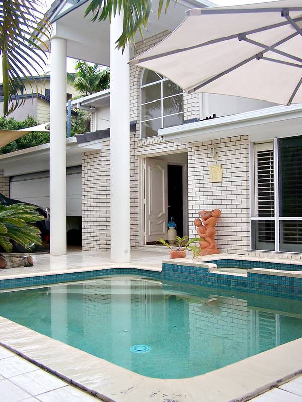 Elevated with Lake Views Picture 1