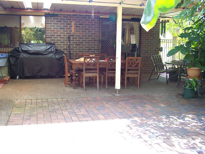 Central Elanora! Picture 2