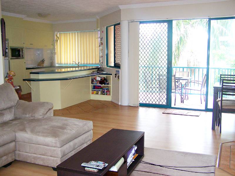 LOCATION LOCATION!! Picture 2