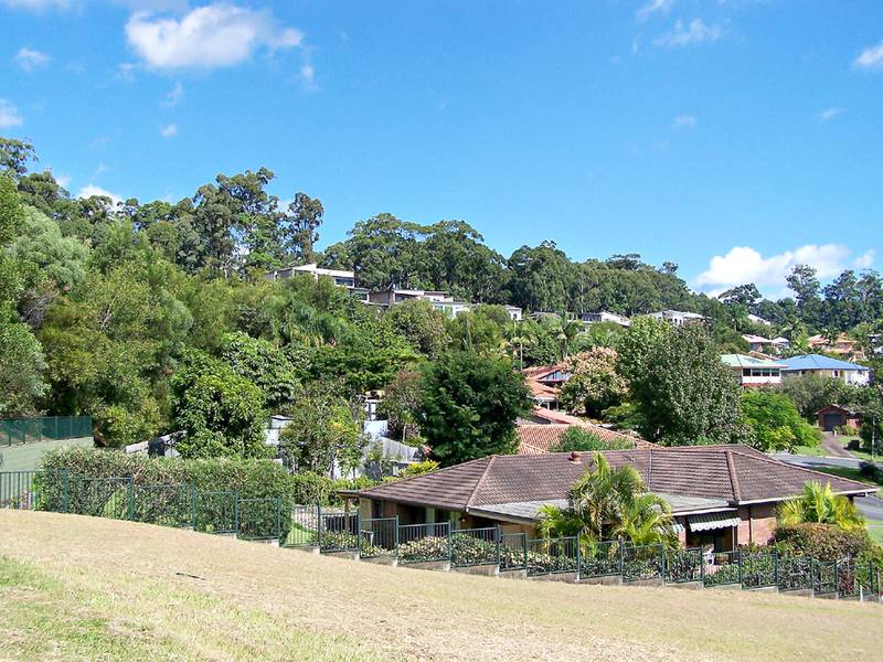 ONE OF THE LAST BUILDING SITES IN PRESTIGE ESTATE Picture 2