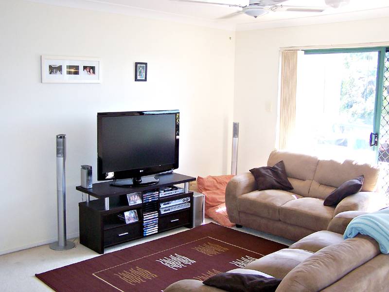 Quiet and Comfortable in Currumbin Picture 2