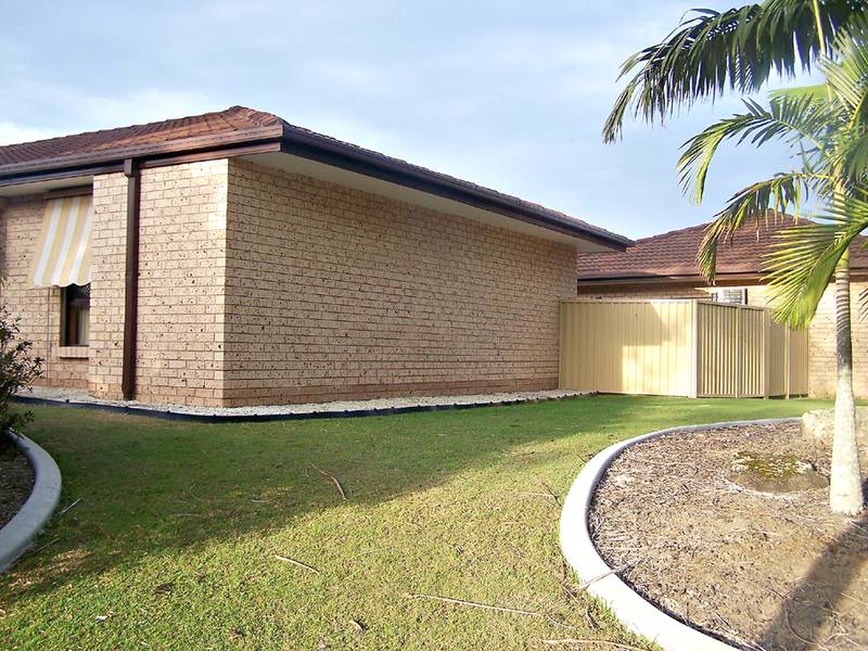 VACANT VILLA Picture 2