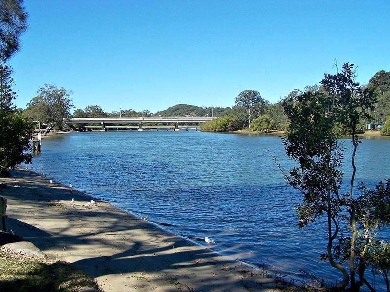 Waterfront Lifestyle Picture 1