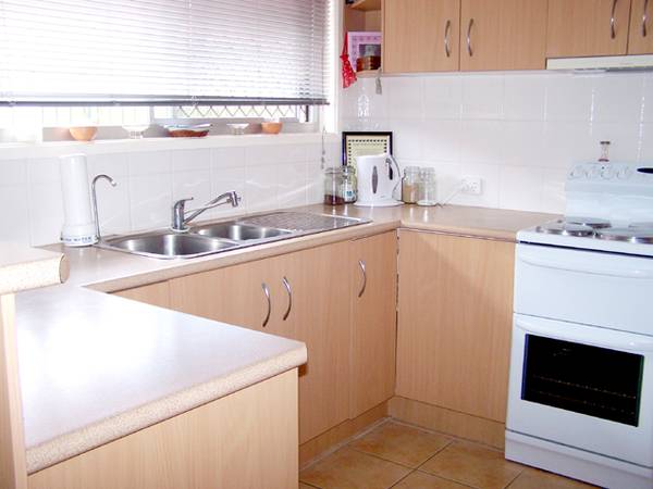 CURRUMBIN HOME CLOSE TO BEACH Picture 3