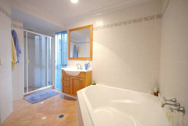 HINTERLAND VIEWS - MAKE ME AN OFFER NOW!! Picture 3