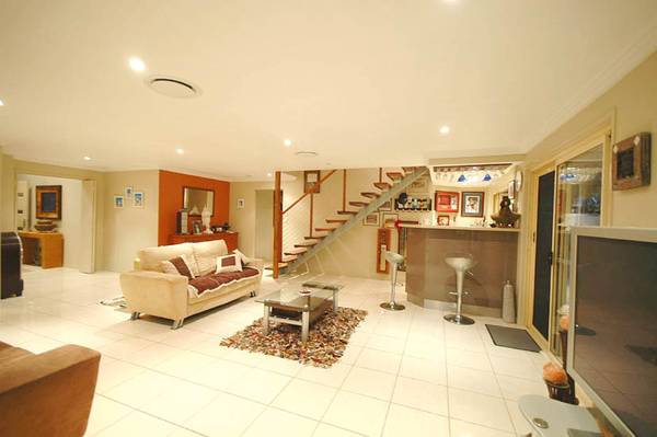 Luxurious Waterfront Living! Picture 1