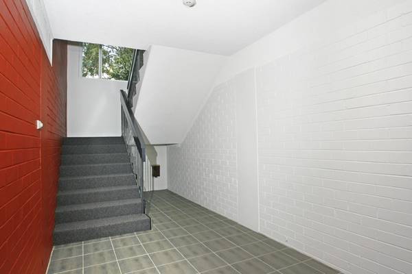 UNDER CONTRACT! Picture 2