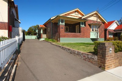 Spacious Family Home! Picture Spacious Family Home! Picture