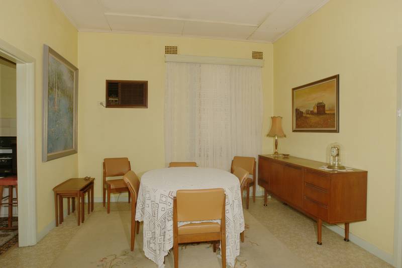 SOLD AT AUCTION! Picture 3