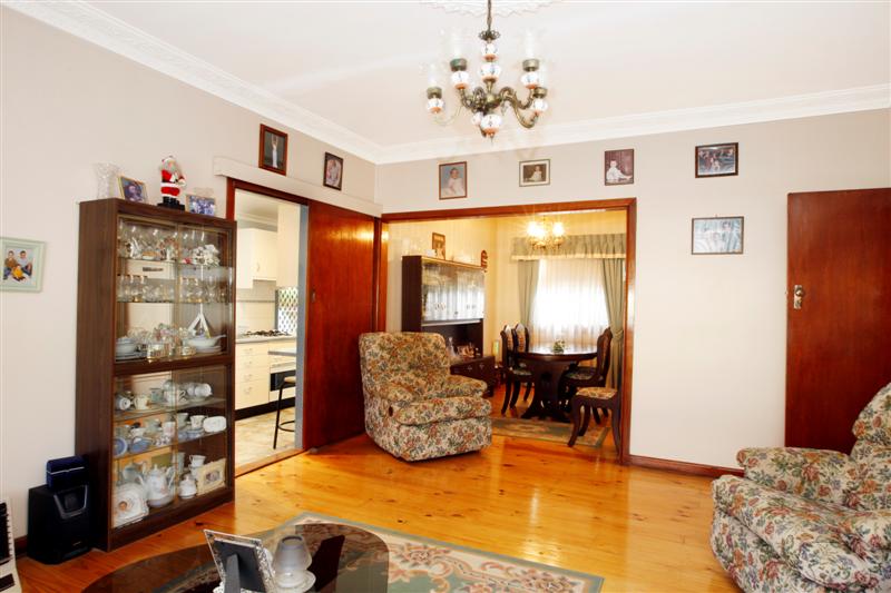 AUCTION THIS SATURDAY! Picture 1