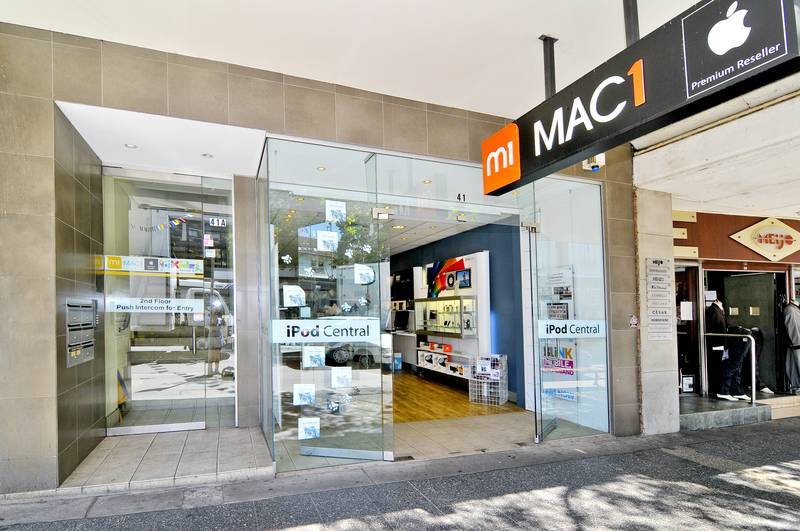 Modern Office & Retail Space Picture 1