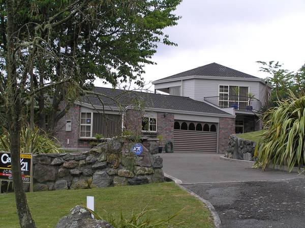 Love A Gracious Setting? Picture 1